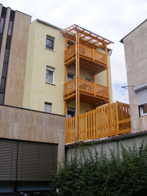 Vorsatz-Holzbalkon