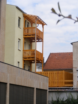 Vorsatz-Holzbalkon