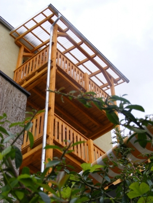 Vorsatz-Holzbalkon
